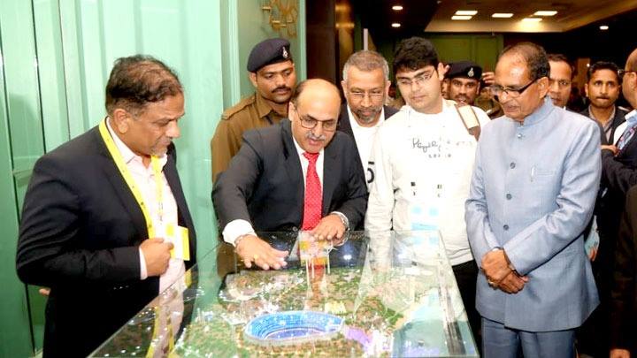 मुख्यमंत्री श्री चौहान ने किया ऊर्जा उत्पादन संयंत्र के मॉडल का अवलोकन
